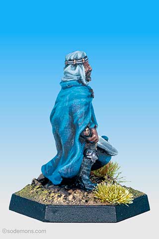 C1-14 Eastern Thief in Cloak with Sword