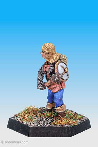 Female Cleric with Mace (FA18v2)