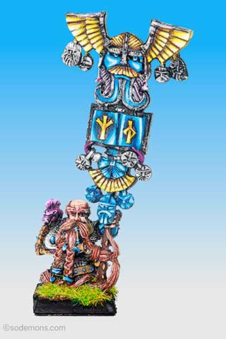 Dwarf Army Standard Bearer - 2005