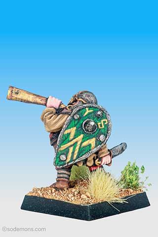 FTD10 Dwarf Trumpeter with Sword