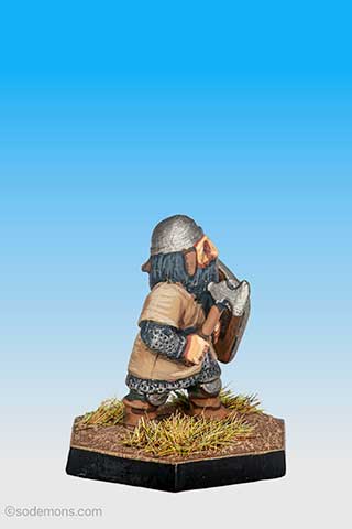 DWF4 - Dwarf with Handaxe