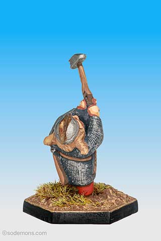 DWF13 - Dwarf Noble with Two-Handed Mattock