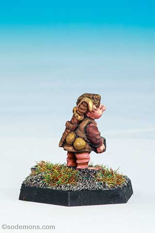 ARD3 Dwarf Holding Treasure Box