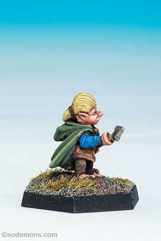 ARD5 Dwarf with Spear / WG42 Halfling Fighter