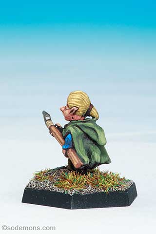 ARD5 Dwarf with Spear / WG42 Halfling Fighter