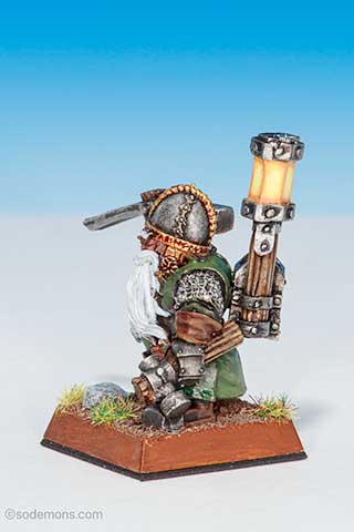 Dwarf Treasure Hunter Hired Sword