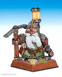 Dwarf Treasure Hunter