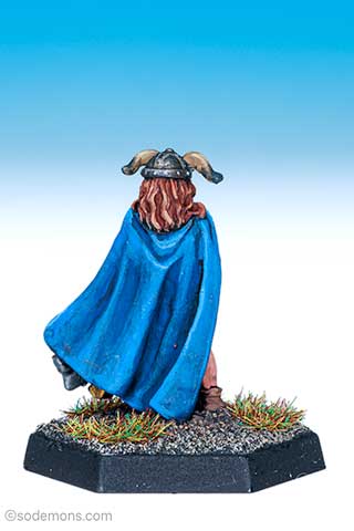 01-075 Barbarian Hero on Foot A