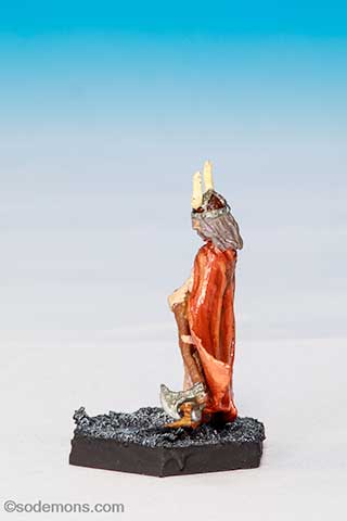 01-075 Barbarian Hero on Foot A