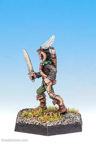 01-308 Artlyn, Sylvan Thief on foot