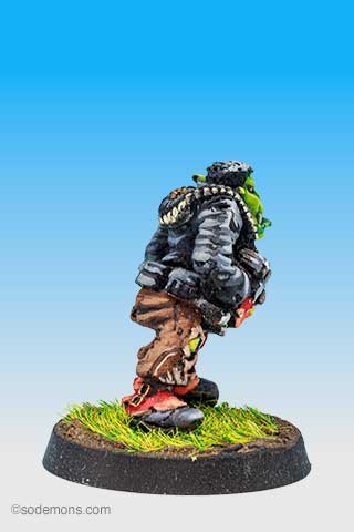 MM20 Orc Boy with Bolt Gun