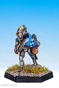 FTF51 Female Fighter in Plate Armour with Pack and Sword