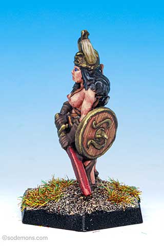 FTF96 Amazon Warrior with Horned Helmet