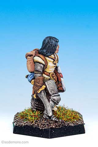 FTF97 Bareheaded Female Paladin with Plate Armour