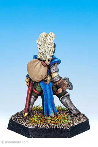 FTF109 Female Fighter in Plate  Armour with Axe