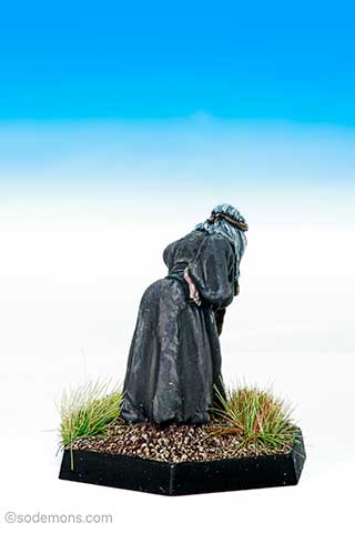 (-28) Elderly Sorceress (C02/3d)