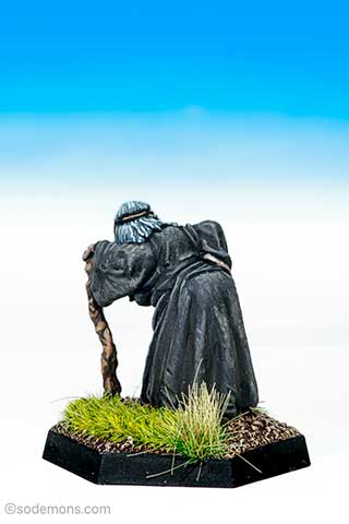 (-28) Elderly Sorceress (C02/3d)