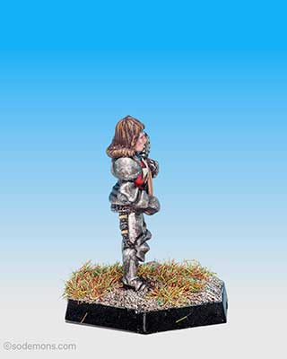 Armoured Female Cleric with 2 Handed Mace (C03C1-1)