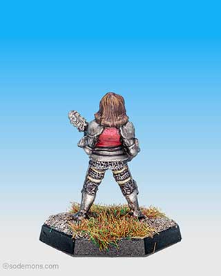 Armoured Female Cleric with 2 Handed Mace (C03C1-1)