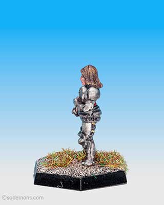 Armoured Female Cleric with 2 Handed Mace (C03C1-1)